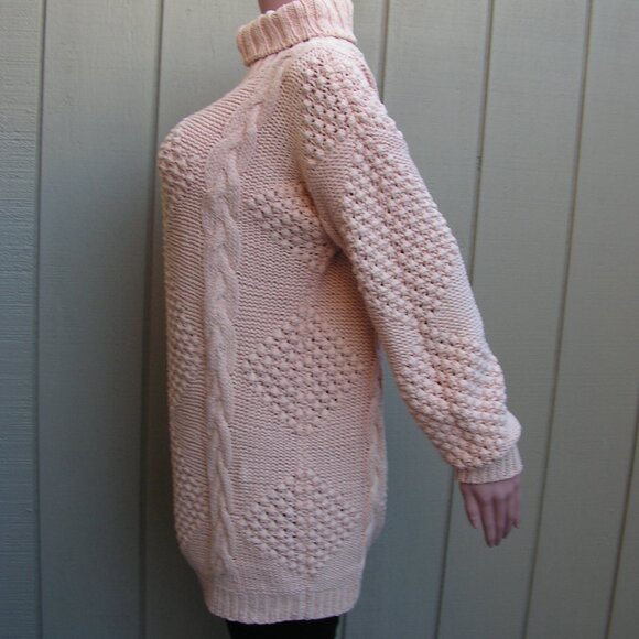 100% silk Victoria's Secret Moda Internat'l turtleneck pink sweater, Small - Picture 4 of 13